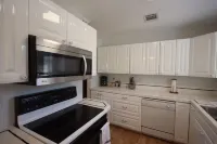 The Perch- 1 Bedroom garage apartment-2nd floor