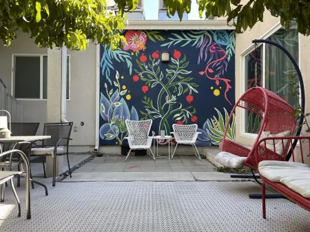 Garden Home  - Easy access to Tourist Attractions Отели рядом с достопримечательностью «Национальный исторический парк Лос Энсинос»