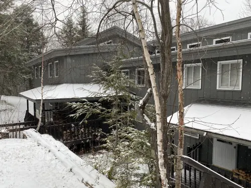 6 Guest 3Br, 2 BA Stratton Condo with Fireplace and Forest Views.