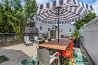 Coral Door Inn - Outdoor Shower - 3 Blocks to the Beach - Beach Badges Included
