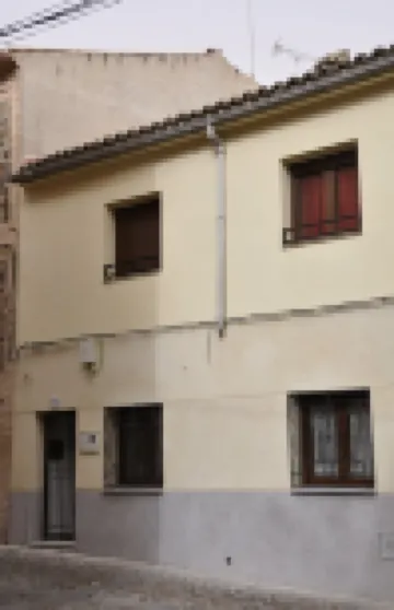 COMPLETELY RENOVATED HOUSE WITH FREE WIFI