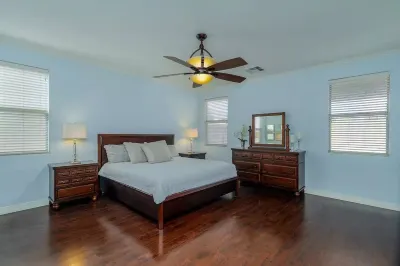 Charming 3200+ Sqft 4 Bedroom That Sleeps 10
