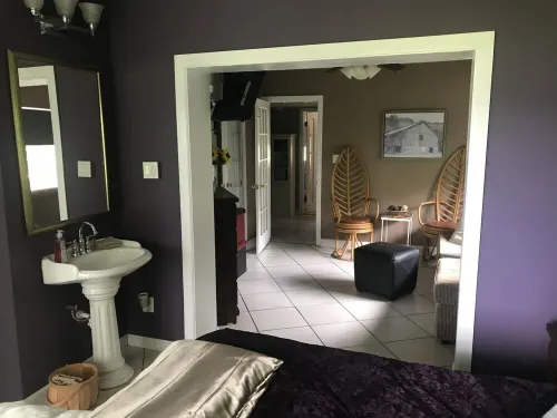 Lake Front Suite -Close to all Attractions