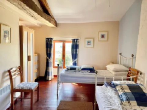 Charmante Maison de Campagne Paisible Avec Vues Magnifiques et Belle Piscine