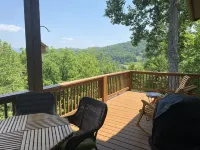 Luxury Condo w/ Mountain View, Full Kitchen, W&D, Garage and No Steps to get in!