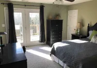 3B/3B; Single Family Lakeside Retreat W/Hot Tub