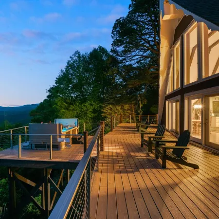 A-Frame Amazing Mtn Views, Hot Tub, Game Room, Brparkway Burnsvillle & Hiking