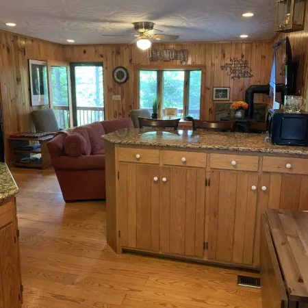 Secluded Mountain Home Nestled in a Private River Community, Wi-Fi, Fire Pit,
