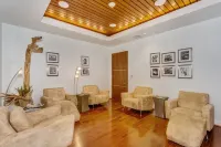 Spectacular Unobstructed 10th Floor Views - Free Beach Chairs and Umbrellas