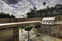 Scottsdale Kierland Compound w/ Large Hot Tub!
