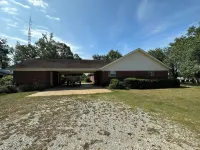 Farmhouse home located near Eufaula and Clayton, AL Hotels near Sardis Freewill Baptist Church
