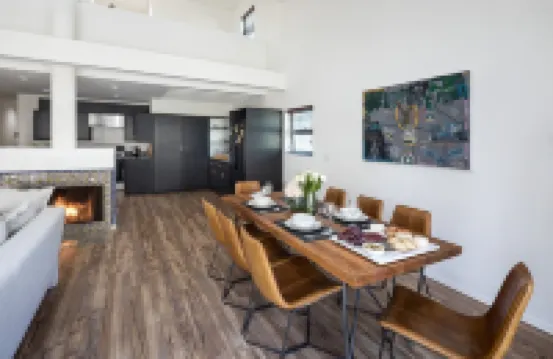 Designer Loft with parking 5min to the beach !