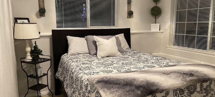 Spacious home apartment in park like setting Hotels in Bellingham