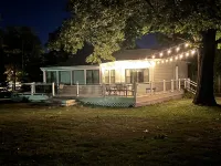 Modern Downtown Lake Geneva Charm Sleeps 8