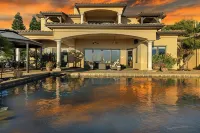 Lakeview Luxury: Pool, Spa, Fire Pit + 7Br Villa Hotels near Marketplace at Town Center