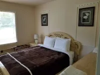 WELCOME TO NOBLE NEST! Hotels in White Lake