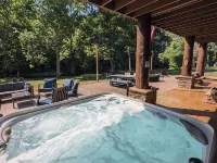 Holston River Lodge, Paradise on the River🎣Fishing, Kayaking,Hot Tub,Wineries🔥 Hotels in Smyth County