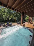 Holston River Lodge, Paradise on the River🎣Fishing, Kayaking,Hot Tub,Wineries🔥
