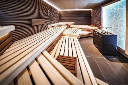 Luxuriös Ausgestattete Ferienwohnung für Max. 4 Personen. Pool, Strand und Sauna