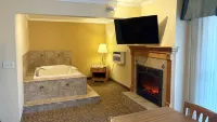 Magnuson Grand Pioneer Inn and Suites - Hot Tub