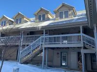 Enjoy our ski in ski out condo. Located mid-mountain at Solitude Peak!