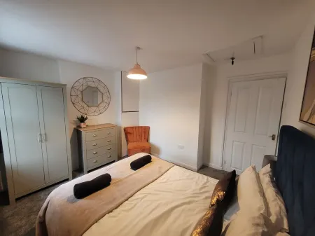 Historic Charm Meets Modern Comfort – Perfect Base in Colchester