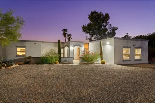 Catalina Foothills/ heated Pool/Guesthouse/sleeps 16