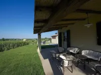 Luxury Tuscany Villa with Private Pool, 13 Sleeps. Lucca 10 km.