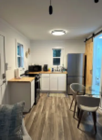 Cozy beach studio within walking distance to the beach.