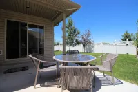 Great southside location, 2 mins to Bridges, fenced back yard, 2 car garage, AC!