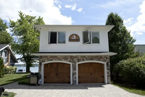 Dad's Cottage★ Private waterfront plus 3 King suites★