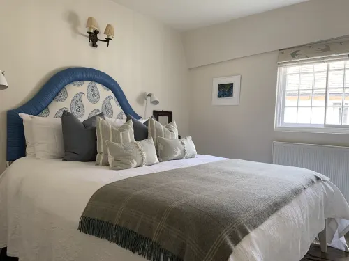 Carters Yard C13th Cottage in the centre of the historic village of Kimbolton