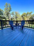 Cozy Chalet, 5-Acres, Newly Renovated with WiFi, Deck, Fire Pit & Grill