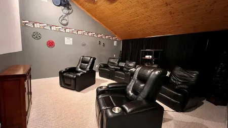 Luxury Waterfront Lodge In Toledo Bend Lake