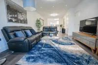 Newly Refurbished Modern 4 Bed Detached House