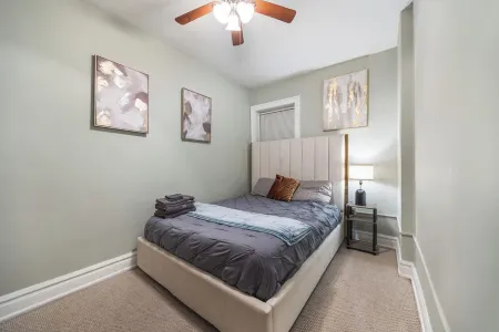 Chicago style apt/Near Hosp/ORD/MDW/DT