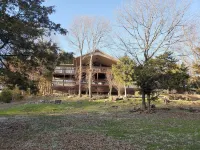 Fox Den- MAGNIFICENT Lake View! 5 minute walk or drive to shoreline!