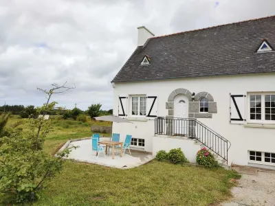 Jolie Maison Néobretonne Proche de la mer et au Calme de la Campagne! Hotels near Vallée de Pont d'Arm