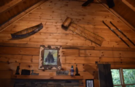 Secluded-Log Cabin-in town Cashiers-Pet Friendly