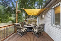Luxury Living-Kirkland: Stylish Home - Prime Spot! Các khách sạn gần Totem Lake West Self Storage