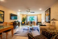 Fabulous Condo in the heart of Arcadia Lite - Walk to amazing restaurants