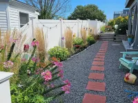 Guest Suite, 1 Bedroom, Living Room, Dining Area, Shower, Off Street Parking Hotels in Hull