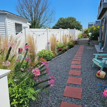 Guest Suite with Bedroom, Living Room, Dining Area, Full Bath,Off Street Parking