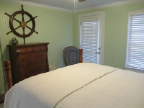 Beautiful vintage cottage remodeled in Old Ocean Springs