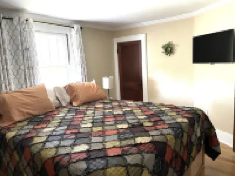 Updated Craftsman home, quiet setting, porch swing overlooking Old Town Park.