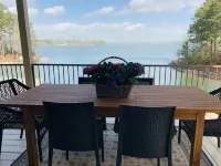 Perfect Lake Getaway-6 Bedrooms, Ideal Location and Never Ending Views