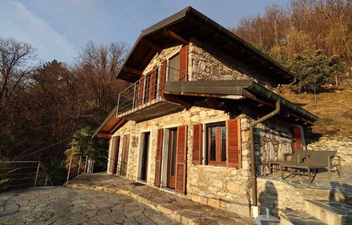 Vacation home Camelia with fantastic views over Lake Maggiore (IT)