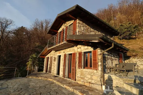 Vacation home Camelia with fantastic views over Lake Maggiore (IT) Hotels in Oggebbio
