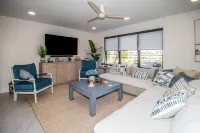 Spacious 4Br with Rooftop Deck – Ocean Views & Beach Access