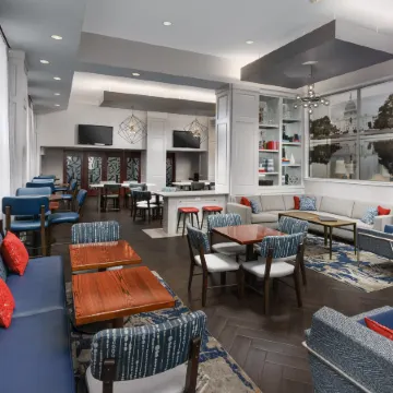 Hampton Inn Washington, DC/White House Отели рядом с достопримечательностью «Концертный зал «Конститьюшн-холл»»